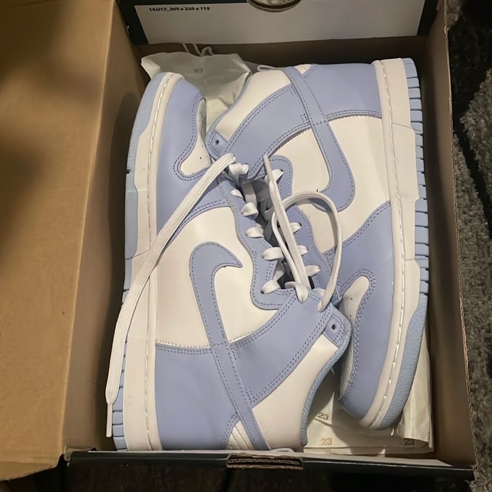 Nike blue and white
